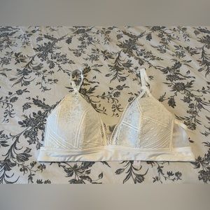 Selling bras, bralettes & swimsuits